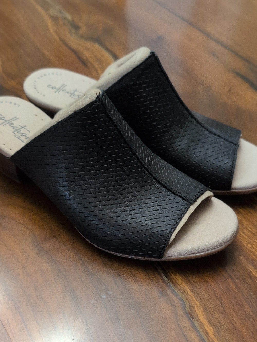Clarks mules NWT 8.5